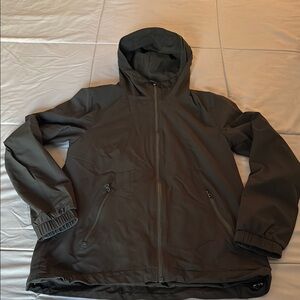 Lululemon Athletica Green Raincoat with Hood and Weather-Resistant Fabric